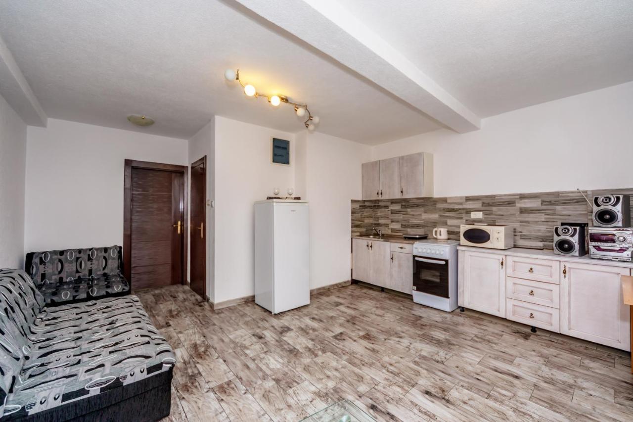Lira Appartement *