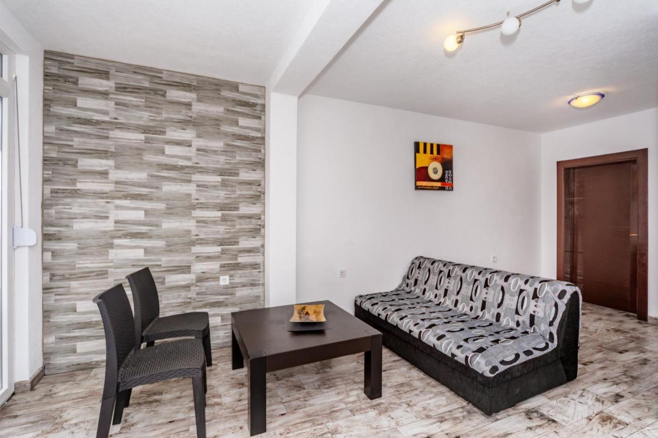 Lira Appartement Sutomore