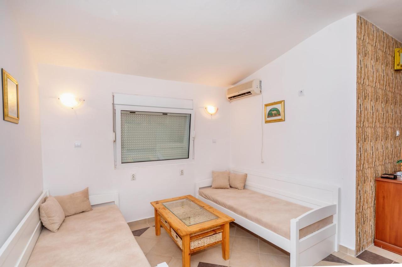 Lira Appartement Sutomore