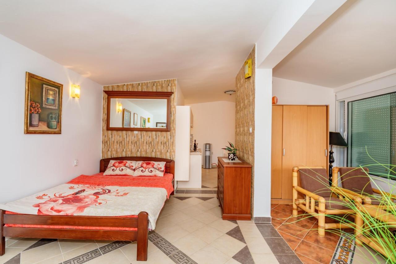 Lira Appartement *