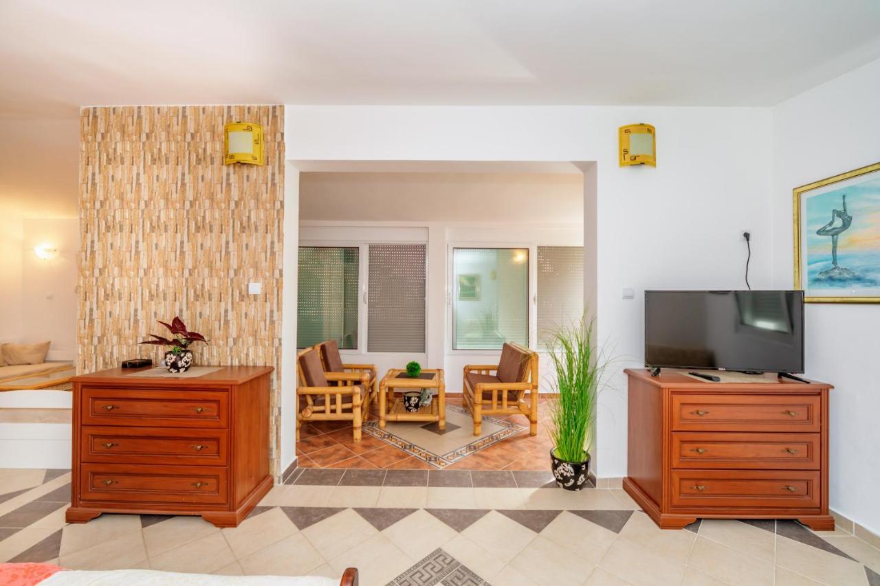 Lira Appartement *